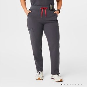 FIGS Women's Charcoal Yola™ - Petite Skinny Scrub Pants - M - Petite / Charcoal